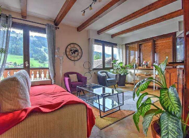 Experience the charm of this stunning property, boasting breathtaking mountain views and a cozy interior.