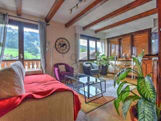 Experience the charm of this stunning property, boasting breathtaking mountain views and a cozy interior.