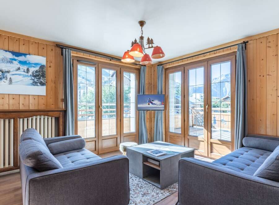 Experience the charm of this cozy living space, perfect for relaxation and entertainment.