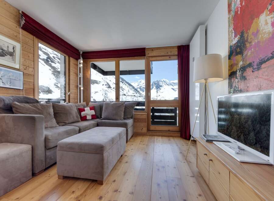 Experience the ultimate in alpine luxury with this stunning property, boasting breathtaking mountain views from every window.