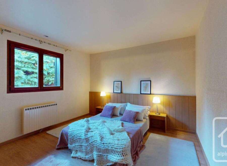 Discover the charm of this cozy bedroom, perfect for a relaxing retreat.