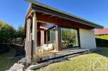 Discover this stunning property featuring a modern design and a welcoming outdoor space.