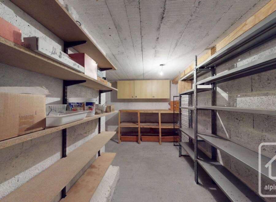 Discover the potential of this versatile storage space, perfect for organizing and decluttering.