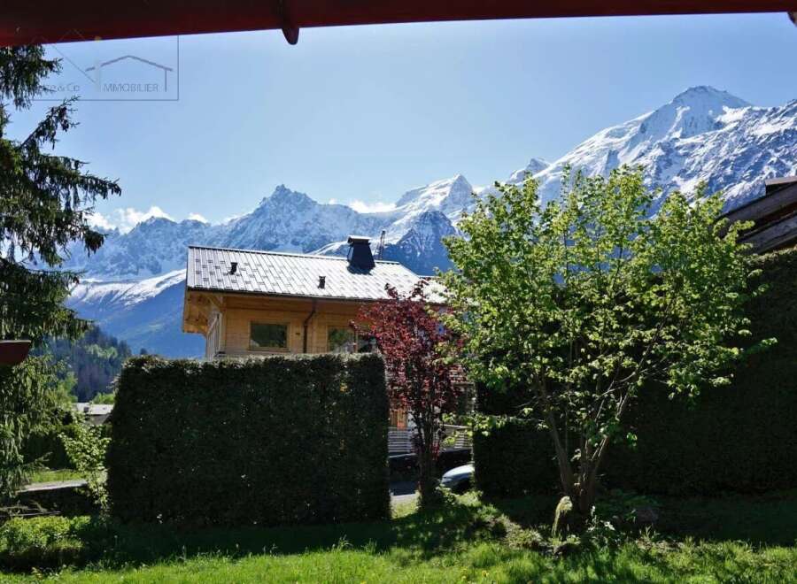 Discover a stunning mountain retreat with breathtaking views.
