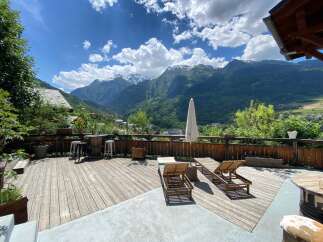 Enjoy breathtaking mountain views from this stunning property.