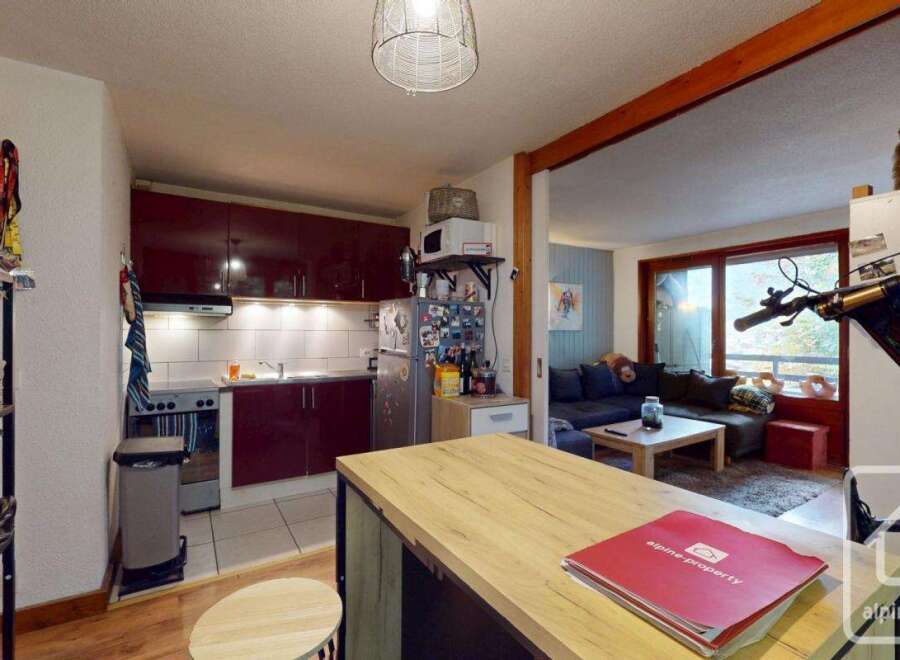 Discover this charming property featuring a well-equipped kitchen with modern appliances and ample storage.