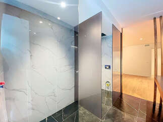Step into luxury with this stunning modern bathroom.