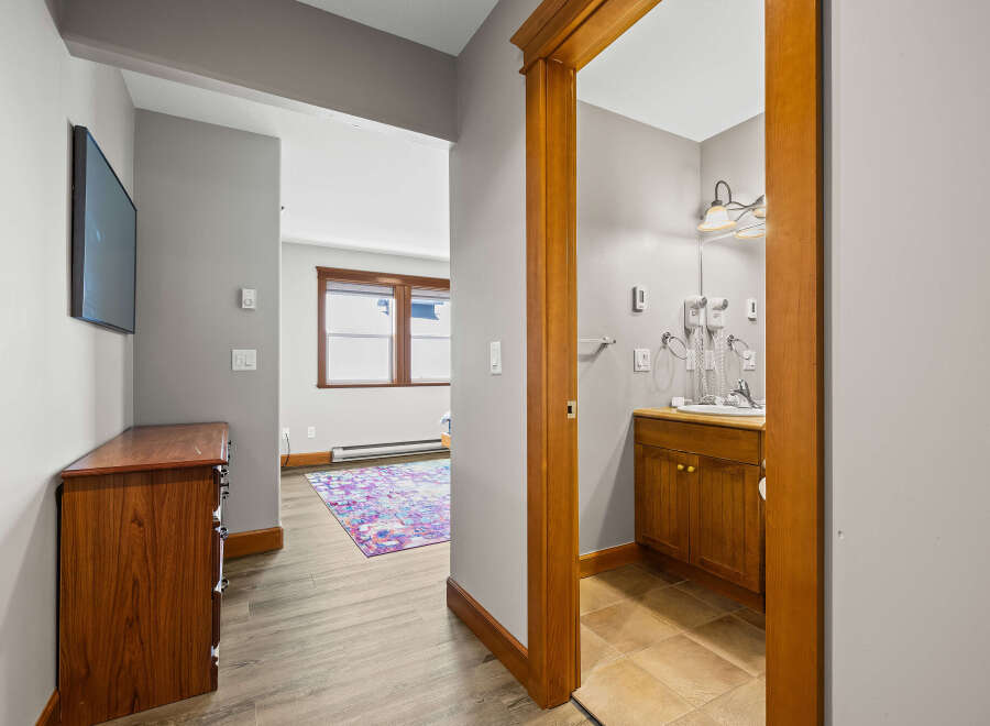 Step into this inviting home and discover a seamless blend of comfort and style.