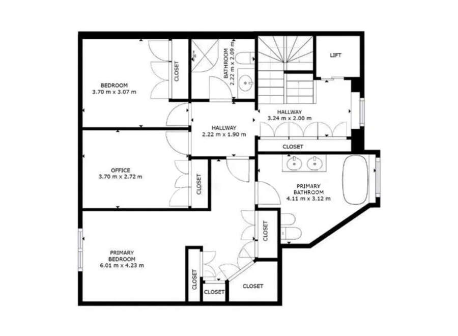 Discover this stunning property featuring a spacious primary bedroom and a well-appointed primary bathroom.