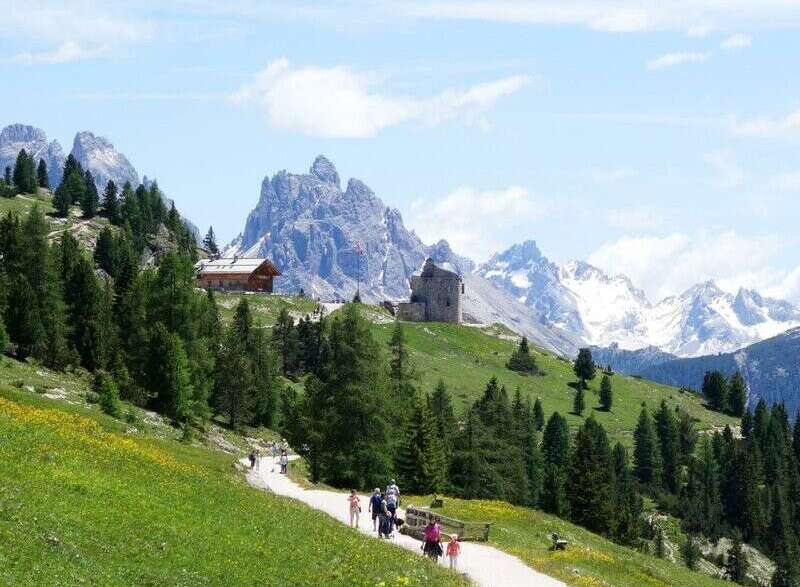 Discover your dream home nestled in the breathtaking mountains.