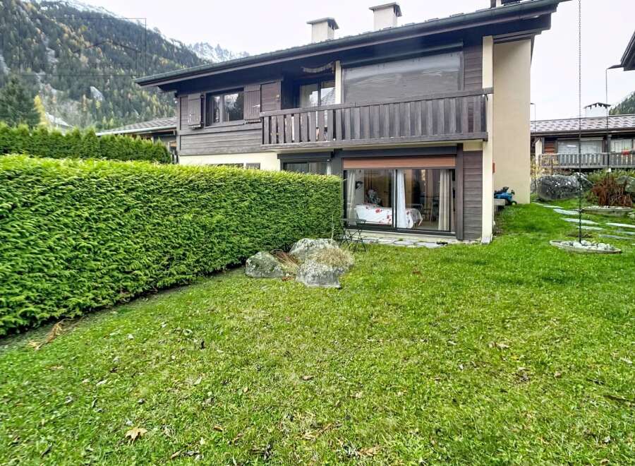 Discover this charming property nestled in a serene location, offering a perfect blend of comfort and style.