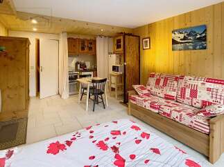 Discover this charming studio apartment, perfect for a cozy retreat.
