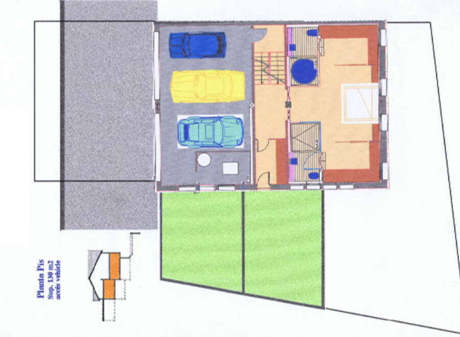 Discover this stunning property featuring a spacious garage capable of accommodating multiple vehicles.