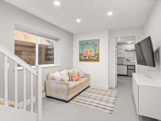 Discover this stylish living space, perfect for relaxation and entertainment.