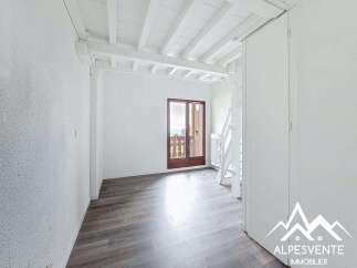 Discover the charm of this inviting property, featuring a bright and airy interior with a stunning wooden floor.