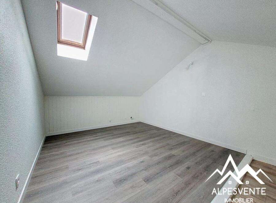 Discover this charming property featuring a bright and airy interior.