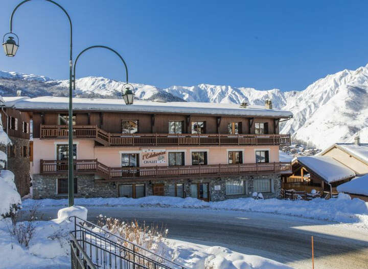 Discover the charm of this stunning chalet nestled in a picturesque winter wonderland.