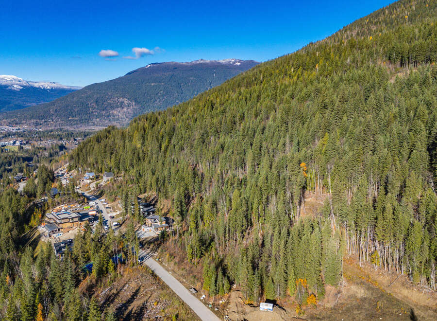 Nestled amidst the stunning natural beauty of the mountains, this property offers an unparalleled living experience.