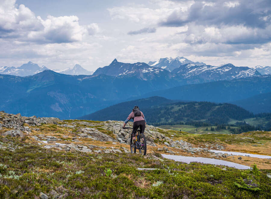 Explore the breathtaking mountain trails on your mountain bike! This stunning property offers unparalleled access to scenic routes, perfect for outdoor enthusiasts.