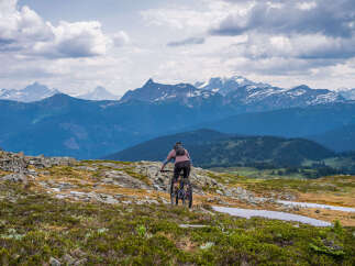 Explore the breathtaking mountain trails on your mountain bike! This stunning property offers unparalleled access to scenic routes, perfect for outdoor enthusiasts.