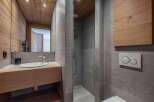 Discover the epitome of modern luxury in this stunning bathroom.