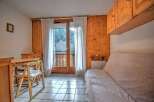 Discover a cozy retreat with this charming property, featuring a bright living space and a balcony with scenic views.