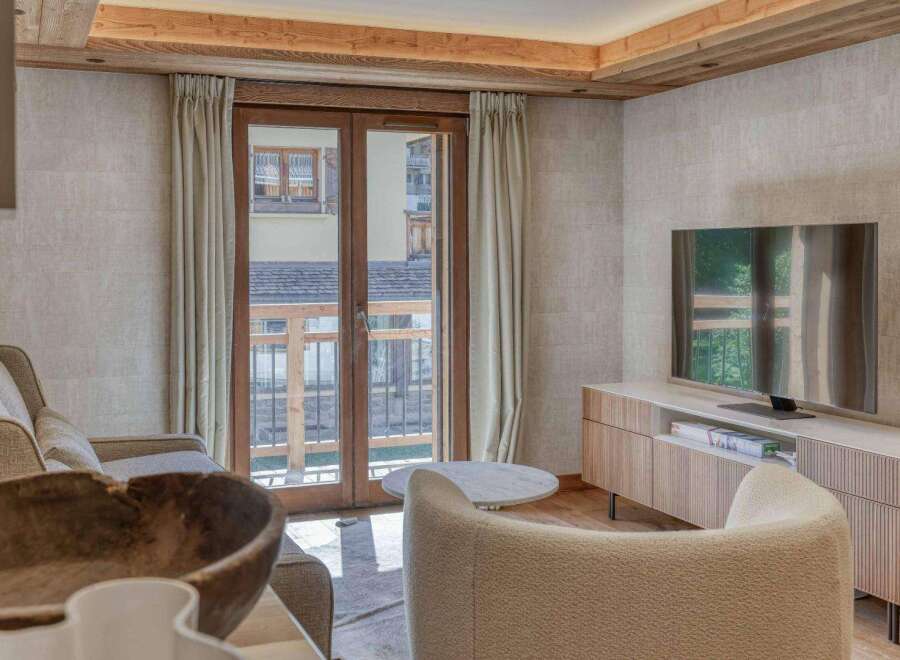 Experience luxury living in this stunning property, featuring a beautifully designed living room.