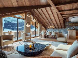 Experience luxury living in this stunning chalet, boasting breathtaking mountain views and exquisite design.