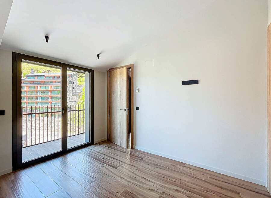 Discover the epitome of modern living in this stunning property, featuring a bright and airy interior with a seamless blend of style and functionality.