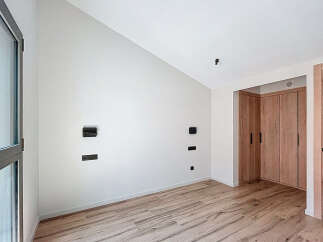 Discover modern living in this stylish property! Featuring a bright and airy interior with sleek finishes, this space offers a comfortable and contemporary atmosphere.