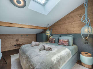 Discover the epitome of cozy luxury in this stunning bedroom.
