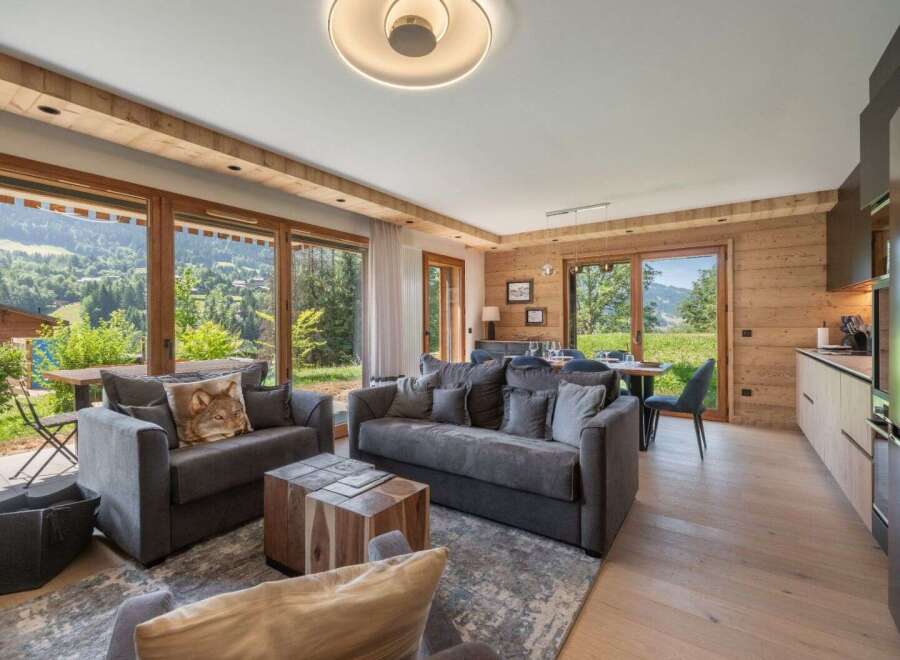Experience luxury living in this stunning property, boasting breathtaking views and modern amenities.