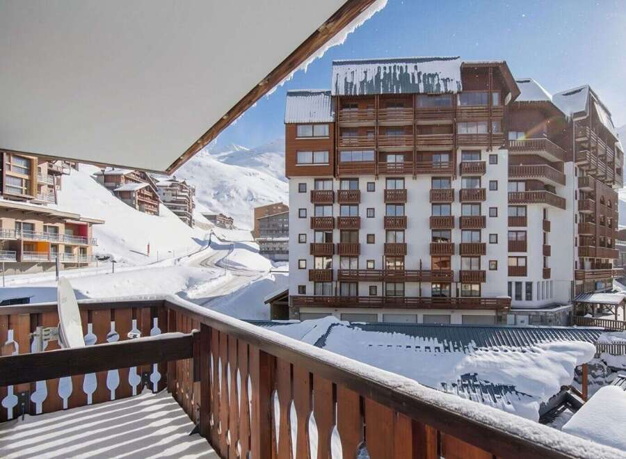 Experience the ultimate ski-in/ski-out lifestyle in this stunning property.