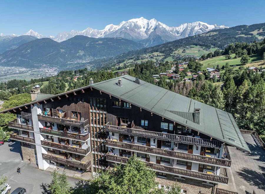 Discover the charm of this stunning property nestled in a picturesque mountain setting.