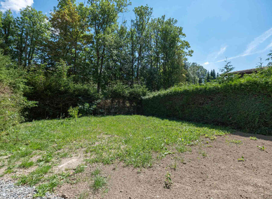 Discover the tranquility of this private outdoor space, perfect for relaxation and recreation.