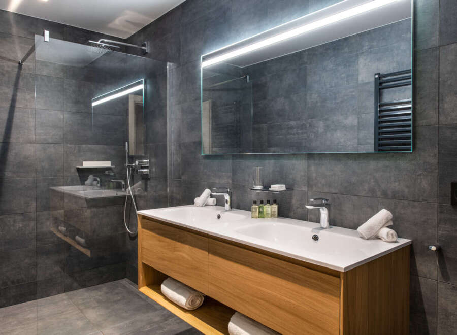 Step into luxury with this modern bathroom design.