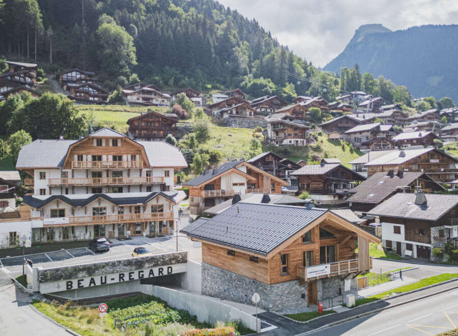 Discover the charm of Beau-Regard, a picturesque village nestled in the mountains.