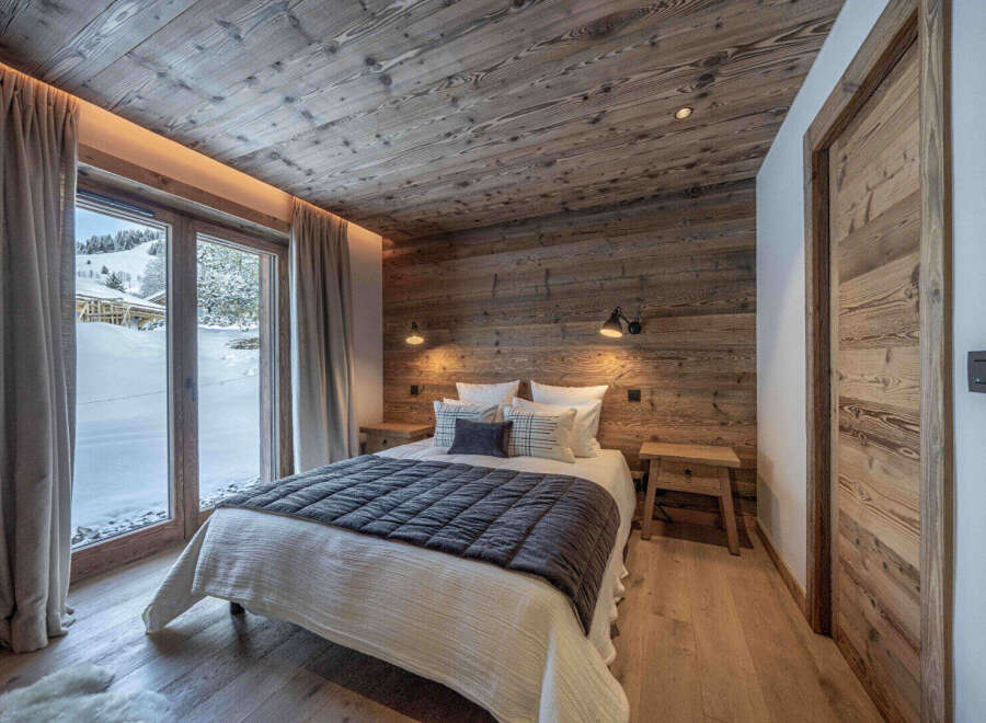 Experience the ultimate in alpine luxury with this stunning bedroom.