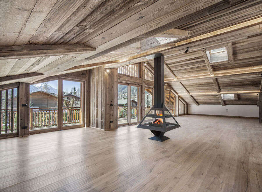 Experience the epitome of rustic elegance in this stunning property.