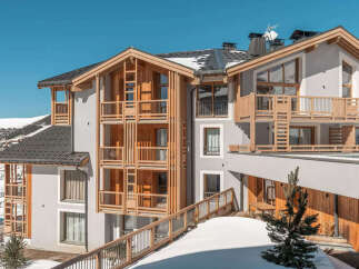 Discover the charm of this stunning mountain lodge, perfectly nestled in a picturesque winter wonderland.
