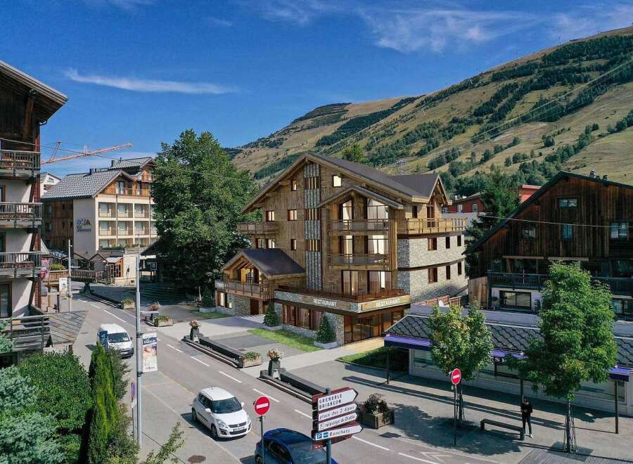 Discover a stunning property nestled in a picturesque mountain setting.