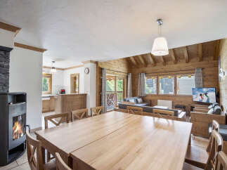 Experience the charm of this stunning chalet, perfect for a cozy getaway.
