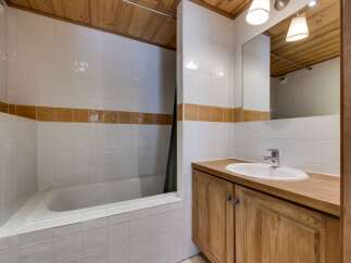 Discover the charm of this bathroom featuring a classic design.
