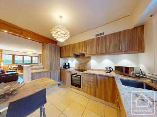 Discover this stunning kitchen, perfect for culinary enthusiasts.