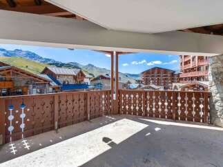 Enjoy breathtaking mountain views from this stunning property.