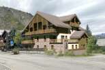 Discover the charm of Chalet Hickory, a stunning property nestled in a picturesque mountain setting.