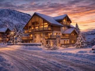 Experience the ultimate winter getaway in this stunning chalet! This luxurious property boasts a prime location with breathtaking mountain views and is perfect for those seeking a tranquil escape.