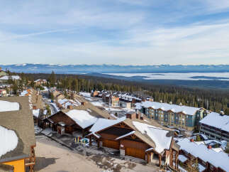 Discover the charm of mountain living in this stunning property, nestled amidst a picturesque landscape.
