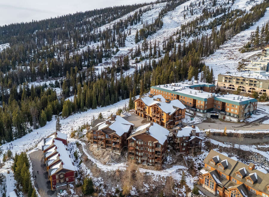 Discover luxury living in this stunning mountain property, offering breathtaking views and unparalleled access to the slopes.