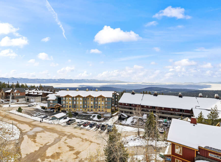 Discover the charm of this stunning property nestled in a picturesque mountain setting.